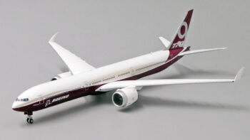 ماکت هواپیما بوئینک 777 رنگامیزی کارخانه