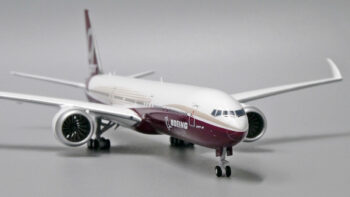 ماکت هواپیما بوئینک 777 رنگامیزی کارخانه