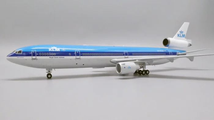 ماکت هواپیما مکدانل داگلاس MD-11 کی ال ام