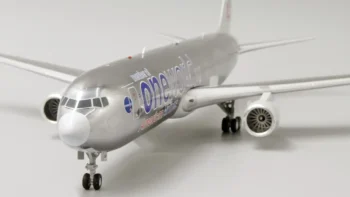 ماکت هواپیما بوئینگ 767-300 امریکان ایرلاینز