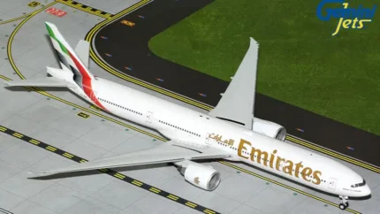 ماکت هواپیما بوئینگ 777-300 امارات