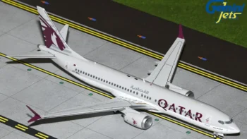 ماکت هواپیما بوئینگ 737 مکس 8 قطر ایرویز