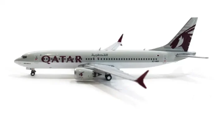 ماکت هواپیما بوئینگ 737 مکس 8 قطر ایرویز