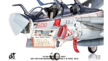 ماکت جنگنده EA-6B Prowler نیروی دریای امریکا