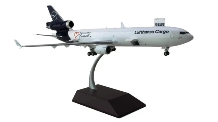 ماکت هواپیما MD-11 کارگو لفتهانزا