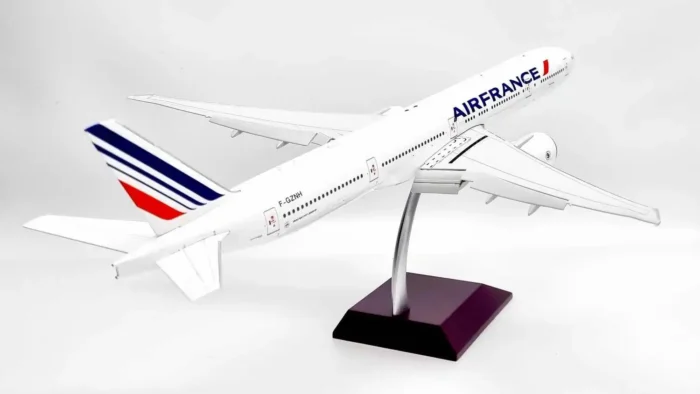 ماکت هواپیما بوئینگ 777 ایر فرانس | Gemini Jets 1:200 Boeing 777-300ER Air France F-GZNH flaps down - Image 2