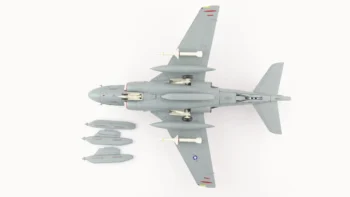 ماکت جنگنده EA-6B Prowler نیروی دریای امریکا