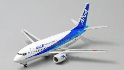ماکت هواپیما بوئینگ 737 انا ژاپن مقیاس 1:200 ساخت شرکت جی سی وینگز