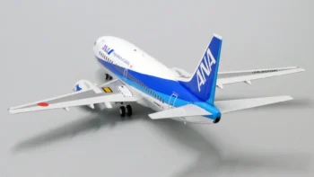 ماکت هواپیما بوئینگ 737 انا ژاپن مقیاس 1:200 ساخت شرکت جی سی وینگز