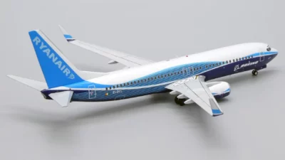 ماکت هواپیما بوئینگ 737 رایان ایر مقیاس 1:200 ساخت شرکت جی سی وینگز