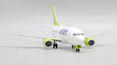 ماکت هواپیما بوئینگ 737 ایربالتیک مقیاس 1:200 ساخت شرکت جی سی وینگز