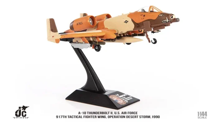 ماکت جنگنده A-10 تاندربولت نیروی هوایی امریکا | JC Wings 1:144 Fairchild A-10A Thunderbolt II USAF Desert Storm - Image 2