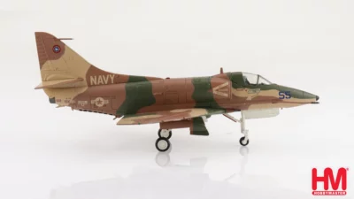ماکت جنگنده A-4 اسکای هاوک نیروی دریایی امریکا مقیاس 1:72 ساخت شرکت هابی مستر