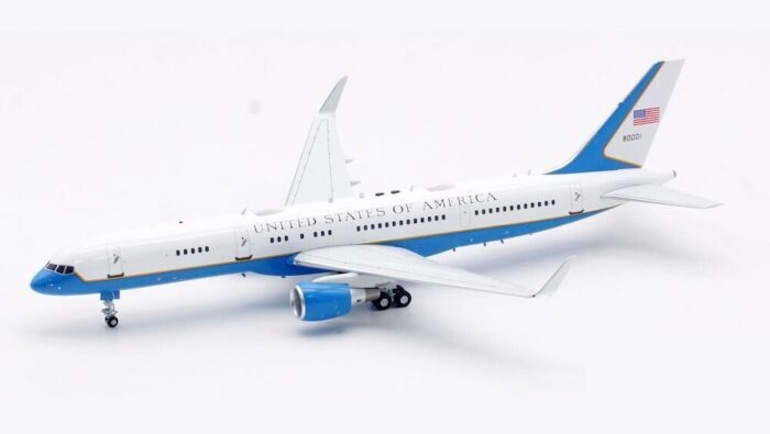 ماکت هواپیما C-32A نیروی هوایی امریکا مقیاس ۱:۲۰۰ ساخت شرکت جمنای جتز