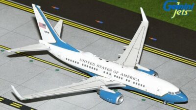 ماکت هواپیما C-40B نیروی هوایی امریکا مقیاس ۱:۲۰۰ ساخت شرکت جمنای جتز