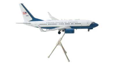 ماکت هواپیما C-40B نیروی هوایی امریکا مقیاس ۱:۲۰۰ ساخت شرکت جمنای جتز