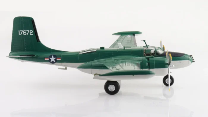 ماکت جنگنده B-26 نیروی هوایی امریکا مقیاس 1:72 ساخت شرکت هابی مستر