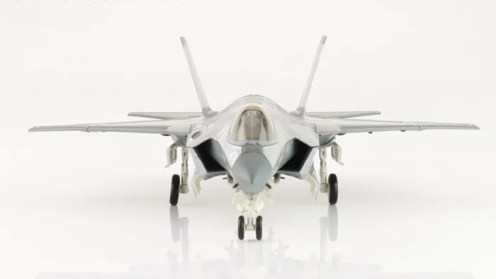 ماکت جنگنده اف 35 لایتینگ نیروی دریایی امریکا | Hobby Master 1:72 F-35C Lightning II JSF Mirror Coating