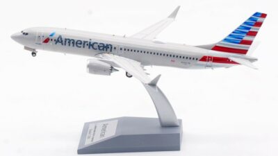 ماکت هواپیما بوئینگ 737 مکس 8 امریکن ایرلاینز مقیاس 1:200 ساخت شرکت اینفلایت