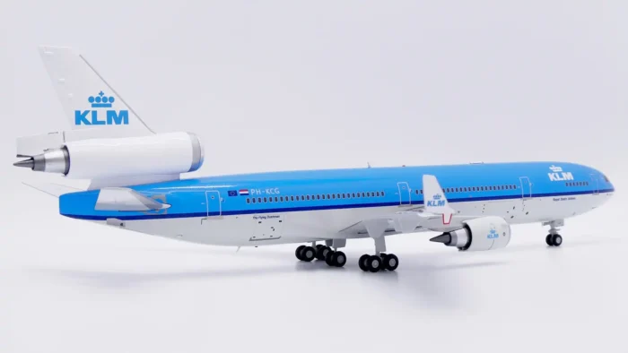 ماکت هواپیما مکدانل داگلاس MD-11 کی ال ام مقیاس 1:200 ساخت شرکت جی سی وینگز