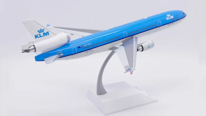 ماکت هواپیما مکدانل داگلاس MD-11 کی ال ام مقیاس 1:200 ساخت شرکت جی سی وینگز