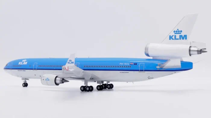 ماکت هواپیما مکدانل داگلاس MD-11 کی ال ام مقیاس 1:200 ساخت شرکت جی سی وینگز