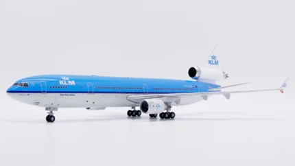 ماکت هواپیما مکدانل داگلاس MD-11 کی ال ام مقیاس 1:200 ساخت شرکت جی سی وینگز