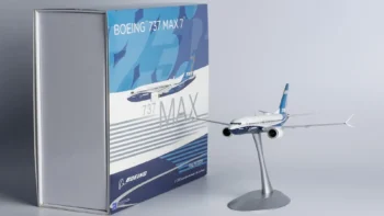 ماکت هواپیما بوئینگ 737 مکس رنگامیزی کارخانه مقیاس 1:200 ساخت شرکت ان جی مدل