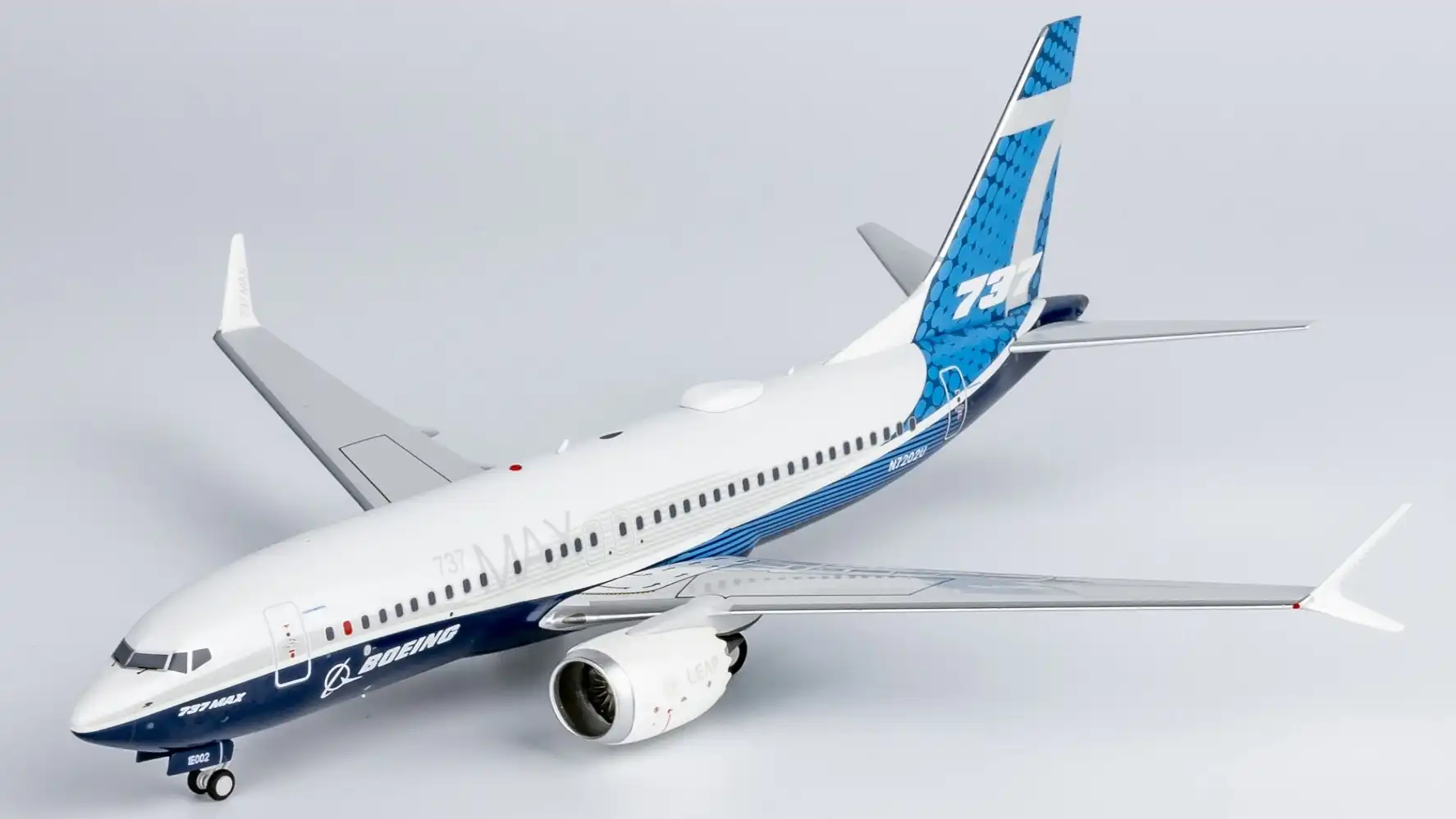 ماکت هواپیما بوئینگ 737 مکس رنگامیزی کارخانه مقیاس 1:200 ساخت شرکت ان جی مدل