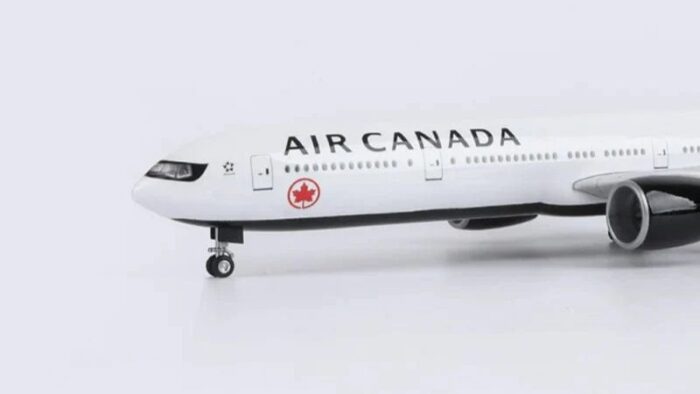 Airplane Model 1:150 Boeing 777 Air Canada