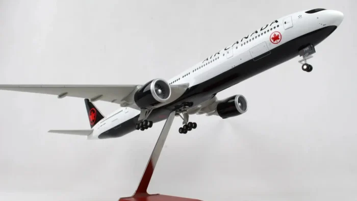 Airplane Model 1:150 Boeing 777 Air Canada