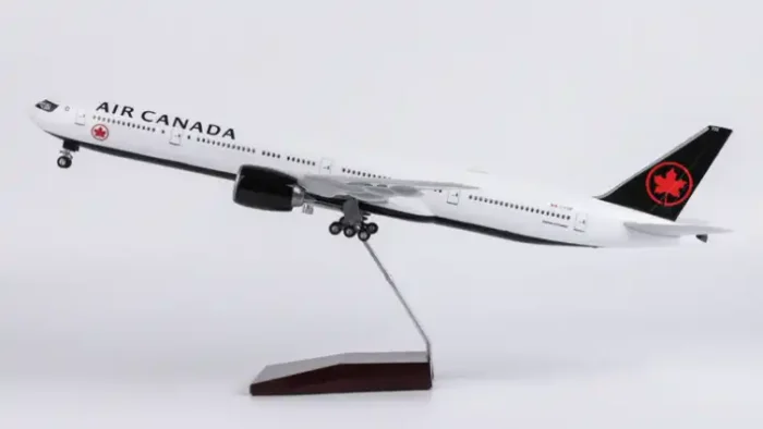 Airplane Model 1:150 Boeing 777 Air Canada