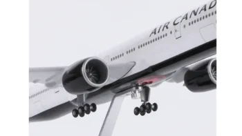Airplane Model 1:150 Boeing 777 Air Canada