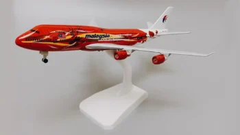 ماکت هواپیما بوئینگ 747 مالزی
