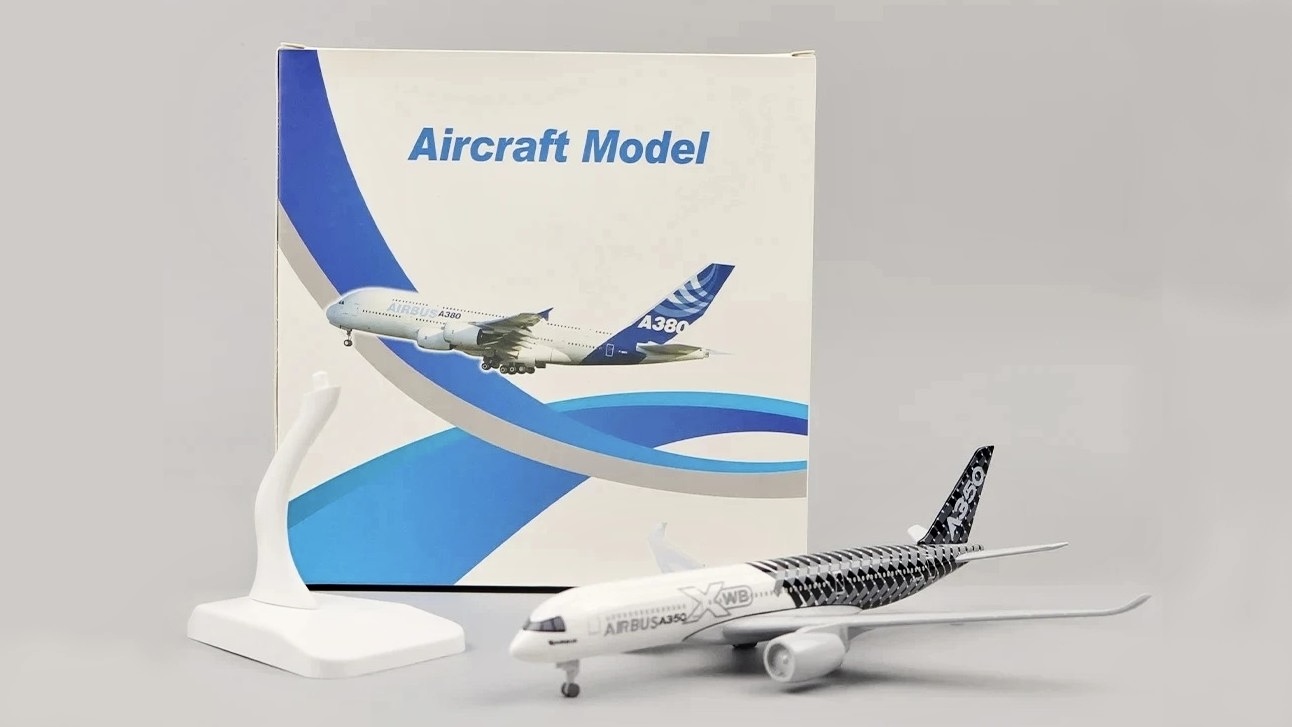 IMG_2833 ماکت هواپیما ایرباس ۳۵۰ کارخانه | Airplane Model 20CM Airbus A350 House Color - Image 1