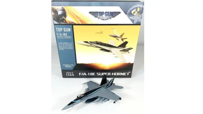 Hobby Master 1:144 F-18E Super Hornet USNAVY Top Gun