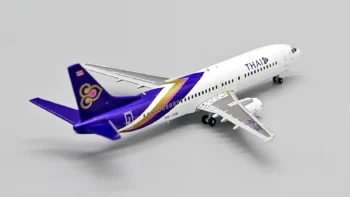 ماکت هواپیما بوئینگ 737 تایلند مقیاس 1:400 ساخت شرکت جی سی وینگز