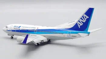 ماکت هواپیما بوئینگ 737 انا ژاپن مقیاس 1:200 ساخت شرکت جی سی وینگز