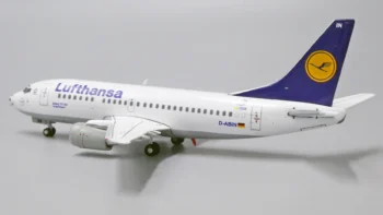 ماکت هواپیما بوئینگ 737 لفتهانزا مقیاس 1:400 ساخت شرکت جی سی وینگز