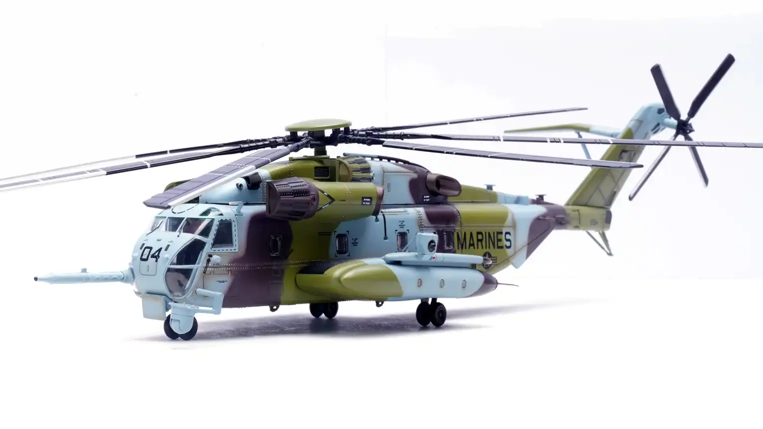 Panzerkampf 172 Sikorsky CH-53E Super Stallion USMC MCAS New River 14060PD04 (1) ماکت هلیکوپتر MH-53E سیکورسکی نیروی دریایی امریکا