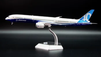 ماکت هواپیما بوئینگ 787 رنگامیزی کارخانه