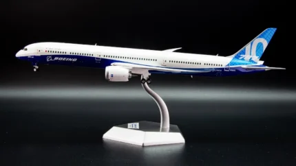 ماکت هواپیما بوئینگ 787 رنگامیزی کارخانه