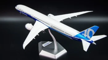 ماکت هواپیما بوئینگ 787 رنگامیزی کارخانه