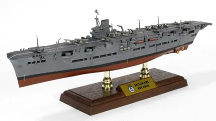 ماکت ناو هواپیمابر ارک رویال نیروی دریایی بریتانیا