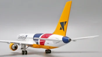 ماکت هواپیما بوئینگ 757 داچ برد ایرلاینز